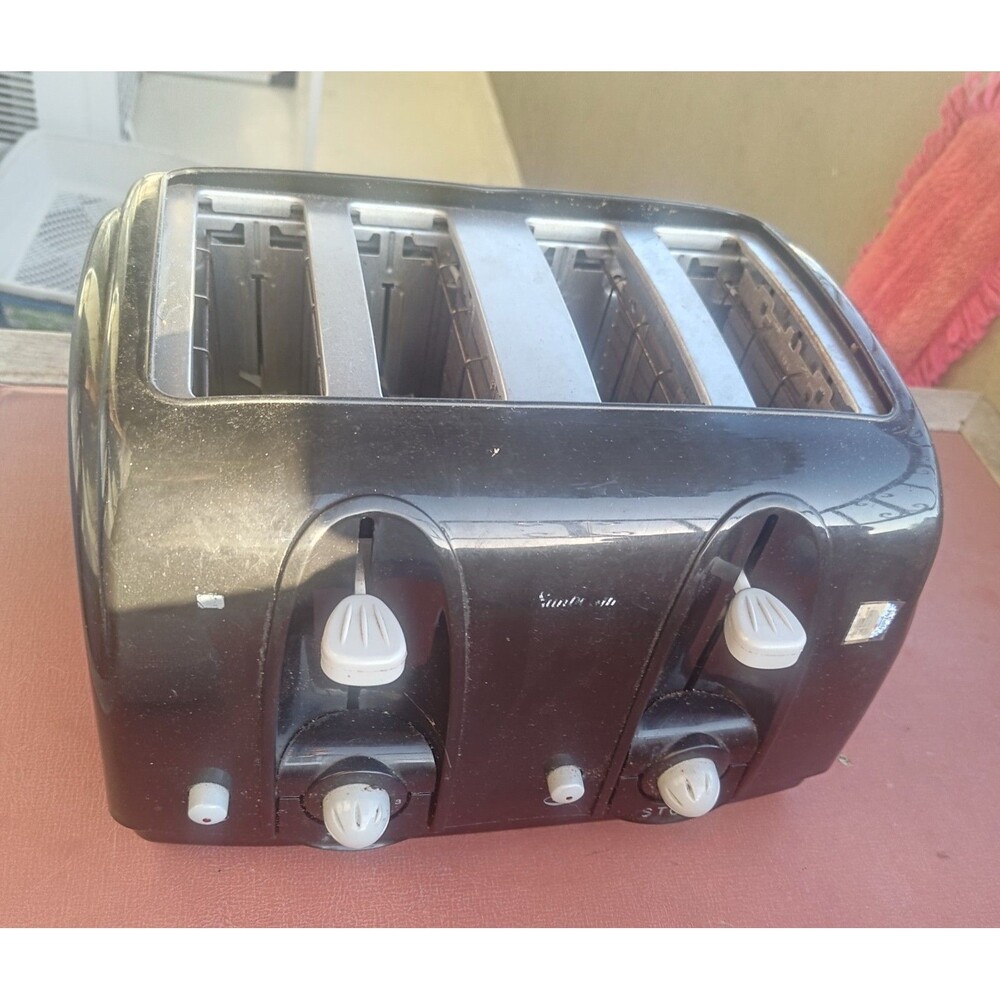 Black Sunbeam 4 slice Toaster